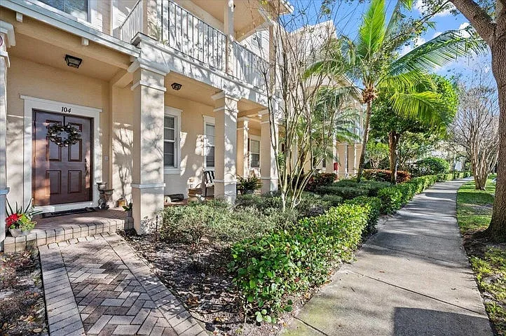 335 E Thatch Palm Cir #104