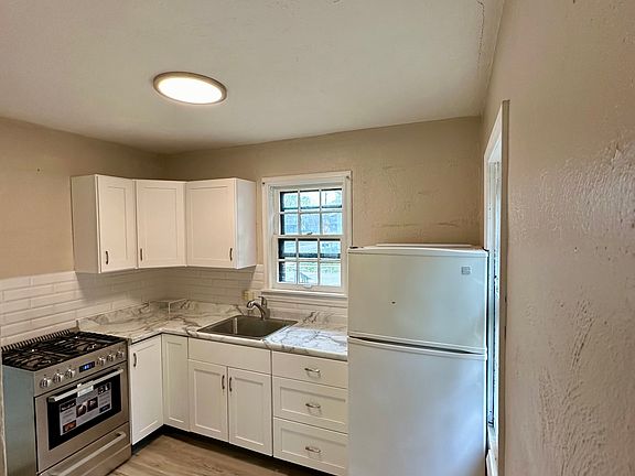 3rd image of 1411 E Wabash Ave