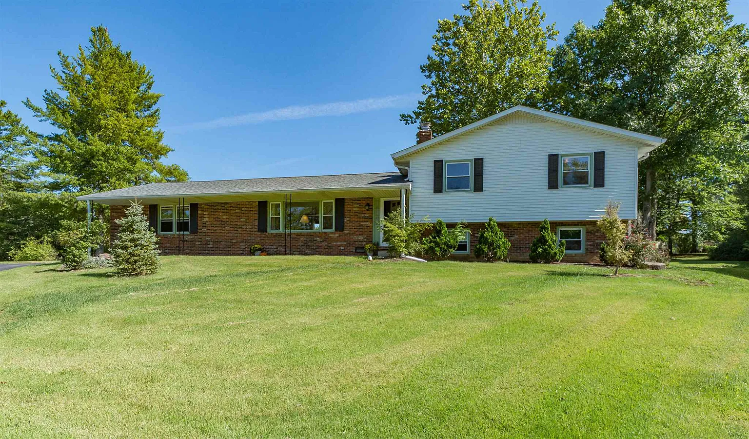 4025 E Providence Ct photo 1