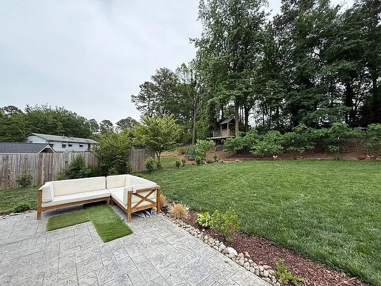 908 Plateau Ln — Photo 25