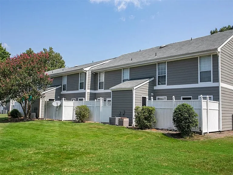 The Pointe at Bailey Cove — Photo 17