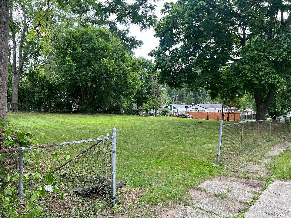 1st image of 218 E Parkdale Ave