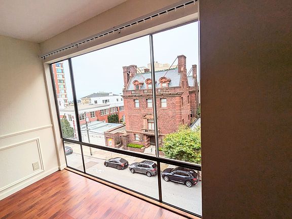 3rd image of 2302 Pacific Ave #308