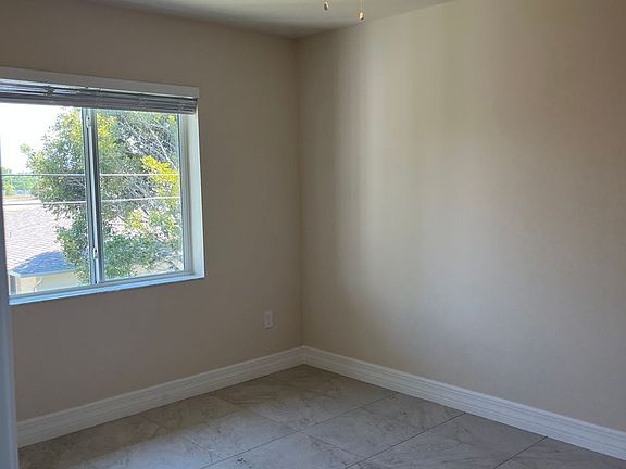 3rd image of 1625 SW 1st Ave Unit 202