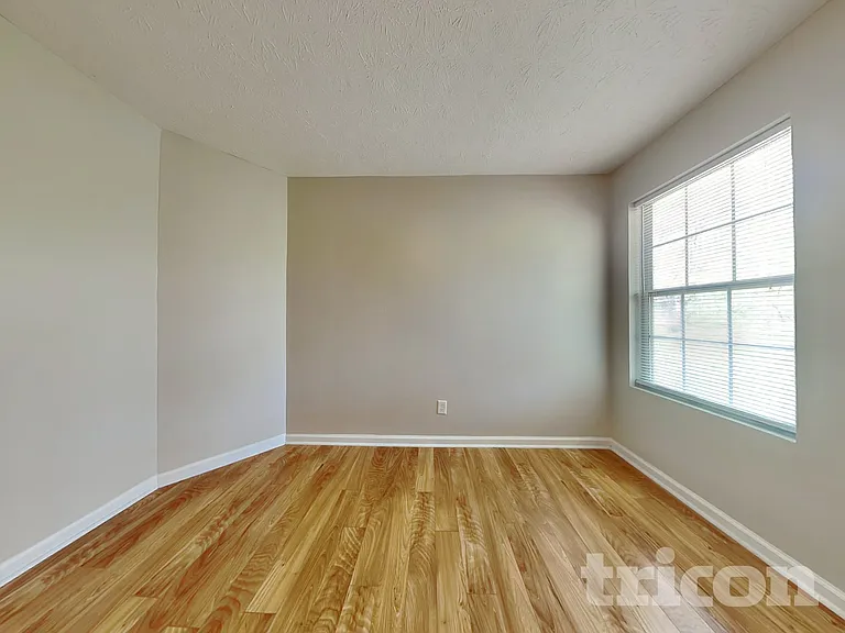 434 Creek View Ct — Photo 13