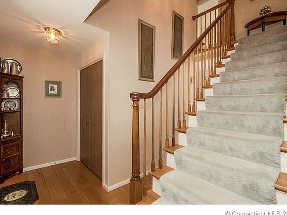 5th image of 17 Wood Duck Ln