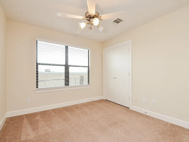 11315 S Main St #301 — Photo 20