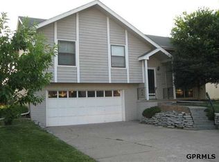 2618 N 112th St, Omaha, NE 68164