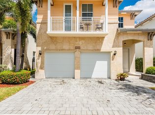 10485 NW 69th Ter, Doral, FL 33178