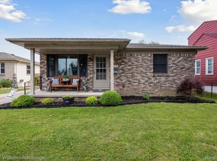21935 Roosevelt St, Rockwood, MI 48173