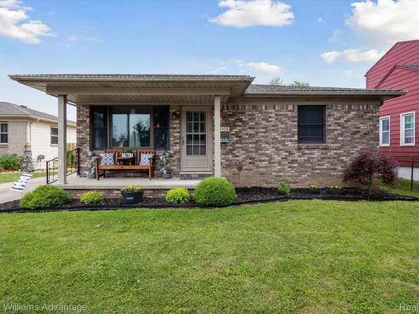 21935 Roosevelt St, Rockwood, MI 48173