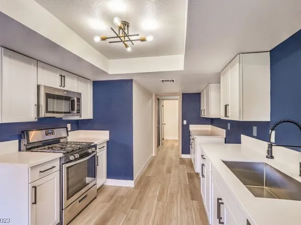 3161 Arville St, Las Vegas, NV 89102