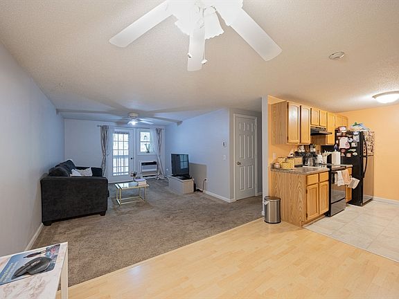 2nd image of 94 Heritage Dr #94