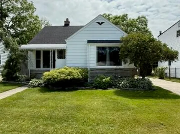22026 Alger St, Saint Clair Shores, MI 48080