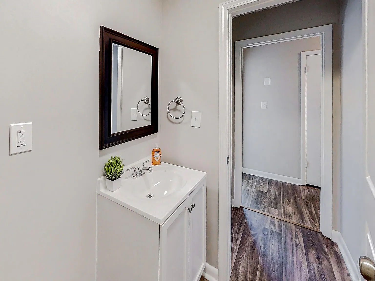 4 bed, 2.0 bath, 1851 sqft, $628 — Photo 3