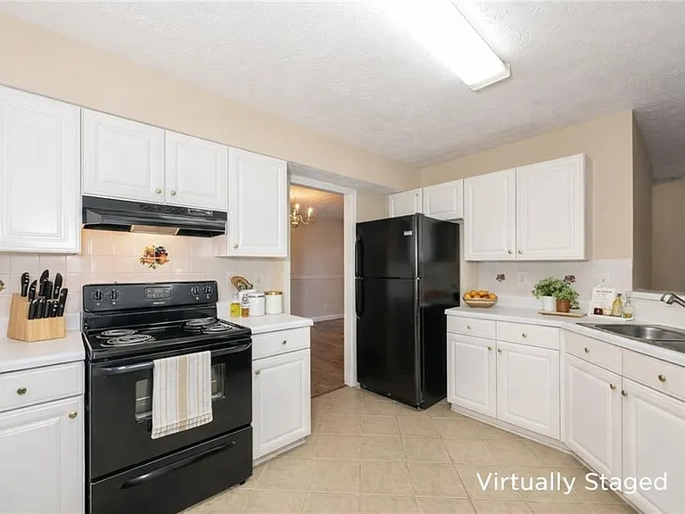 710 Suwanee Lakes Cir — Photo 13
