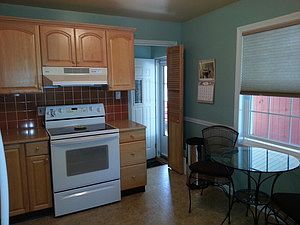 5th image of 219 Judson St
