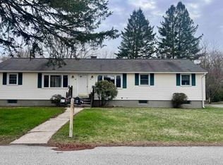 12 Saran Ave, Bedford, MA 01730