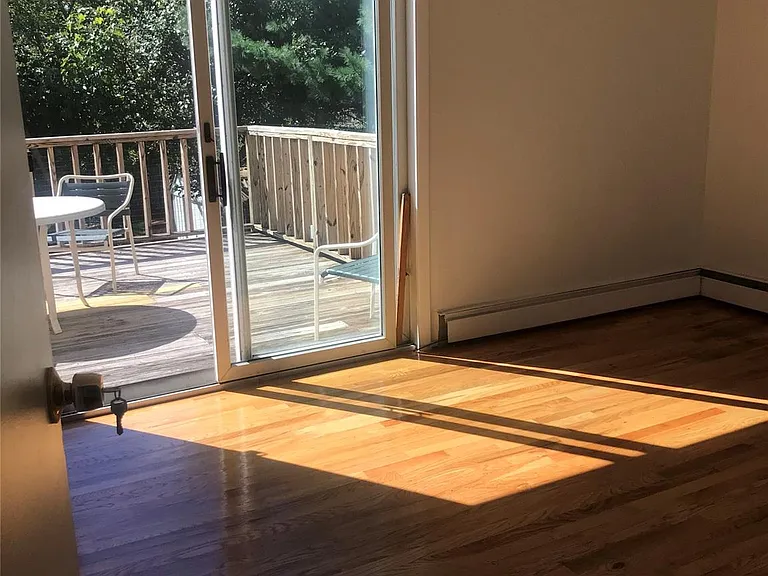 8 Locust St — Photo 11