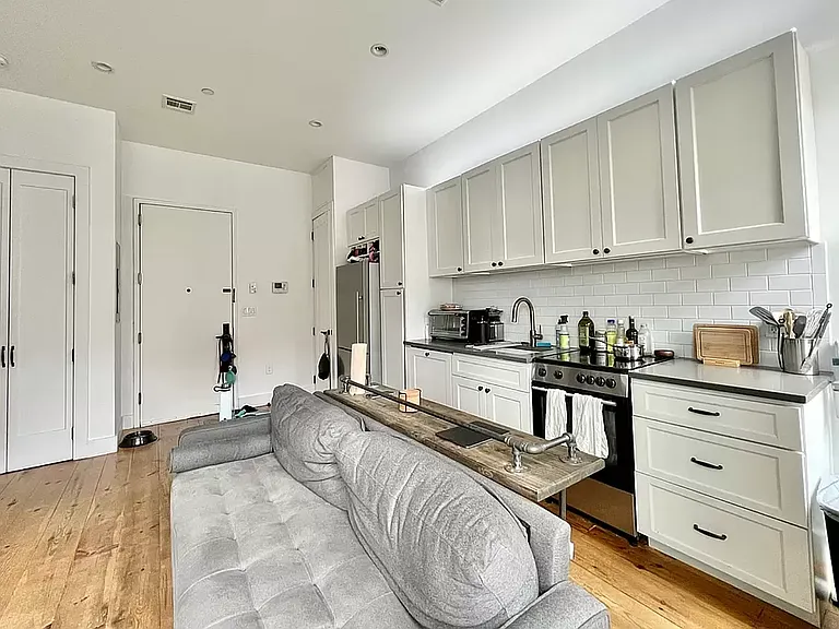 291 Metropolitan Ave #2B — Photo 2