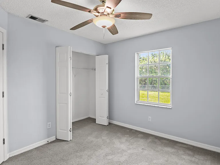 610 NW Billiar Ave — Photo 23