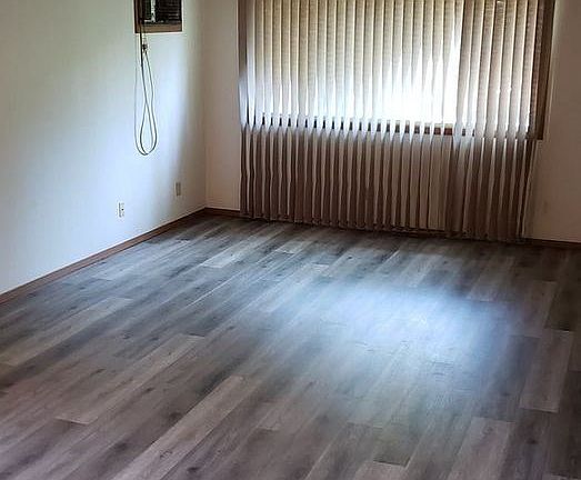 4th image of 150 Memorial Cir #11248174