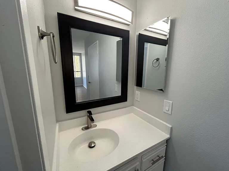 6310 Sylmar Ave — Photo 66