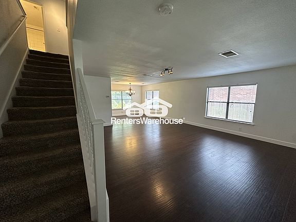 4th image of 1305 Bradbury Ln