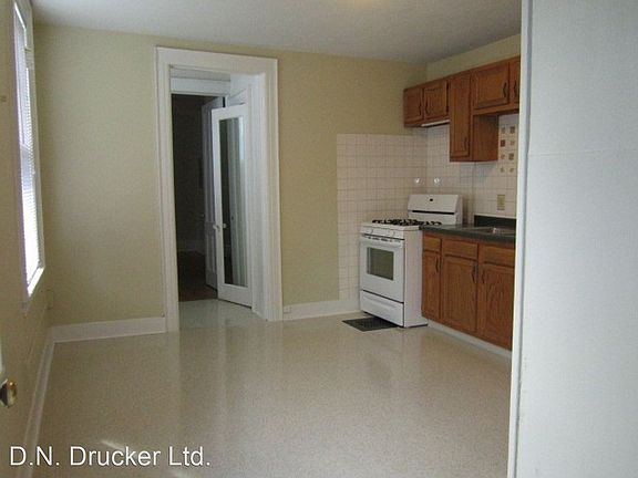 2nd image of 204 Leavenworth Ave APT 2