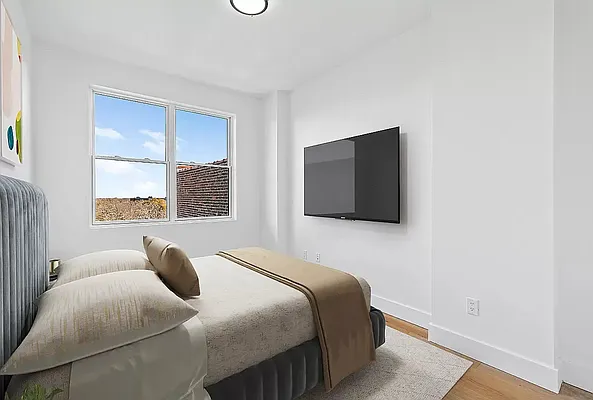 Rented by SERHANT. | media 15