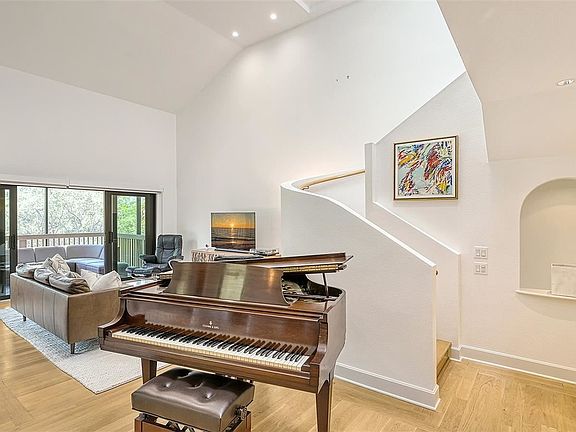3rd image of 1451 Landings Cir #66