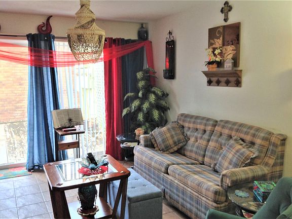 3rd image of 5523 1/2 Pine St