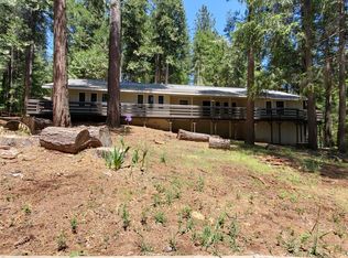 6481 Greenleaf Ln, Pollock Pines, CA 95726