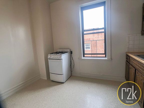 5th image of 3257 35th St APT C3