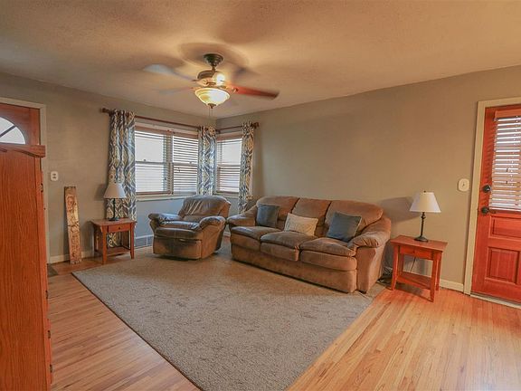 3rd image of 3408 S Downtain St
