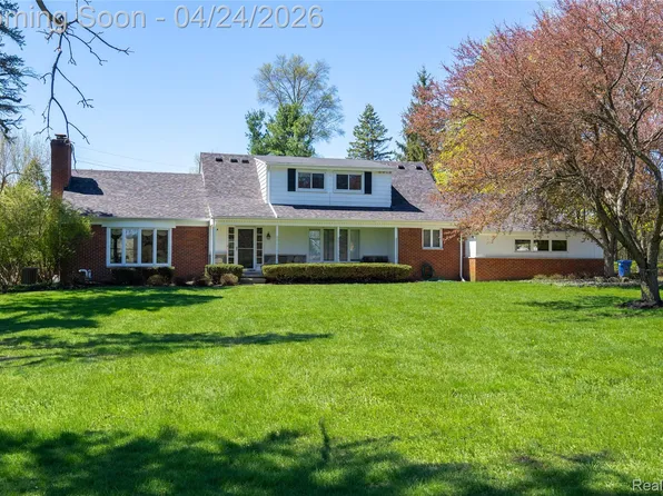 24531 Bloomington Dr, Franklin, MI 48025