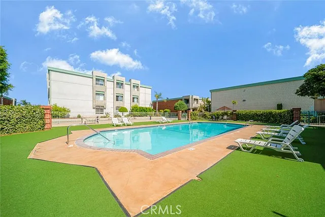 5301 Balboa Blvd #C6 — Photo 11