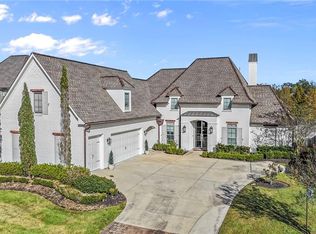 8757 Lake Carriage Dr, Baton Rouge, LA 70817