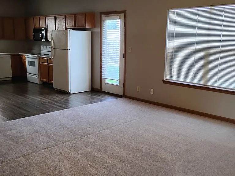 3368 Edison Dr — Photo 5