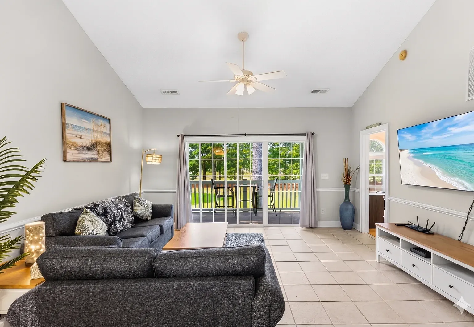 2 bed, 951 sqft, $1,900 — Photo 4