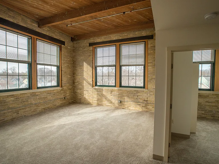 Shoe Factory Apartments — Photo 10