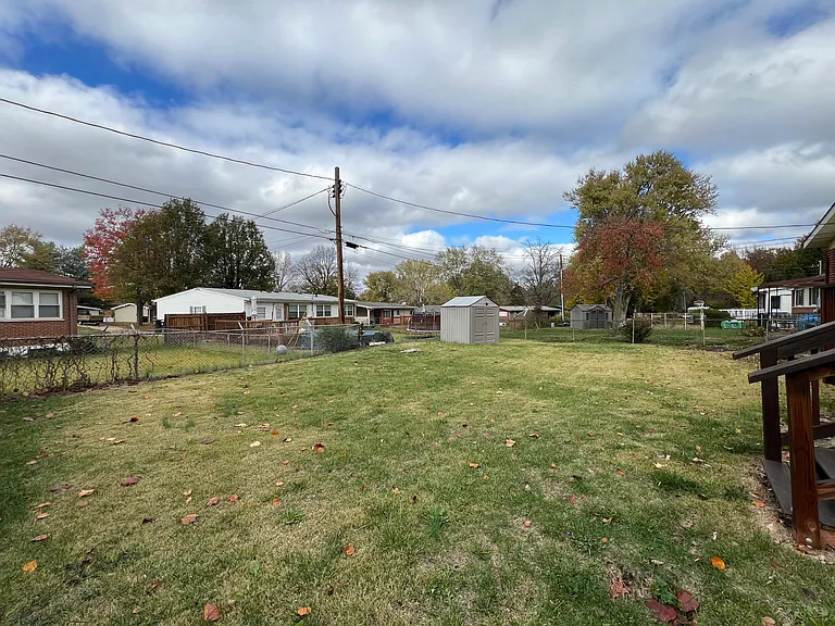 1065 Paddock Dr — Photo 7