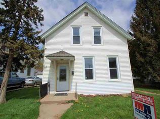 1544 W Pleasant St, Davenport, IA