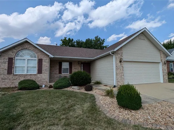 2005 Pinehurst Way, Maryville, IL 62062