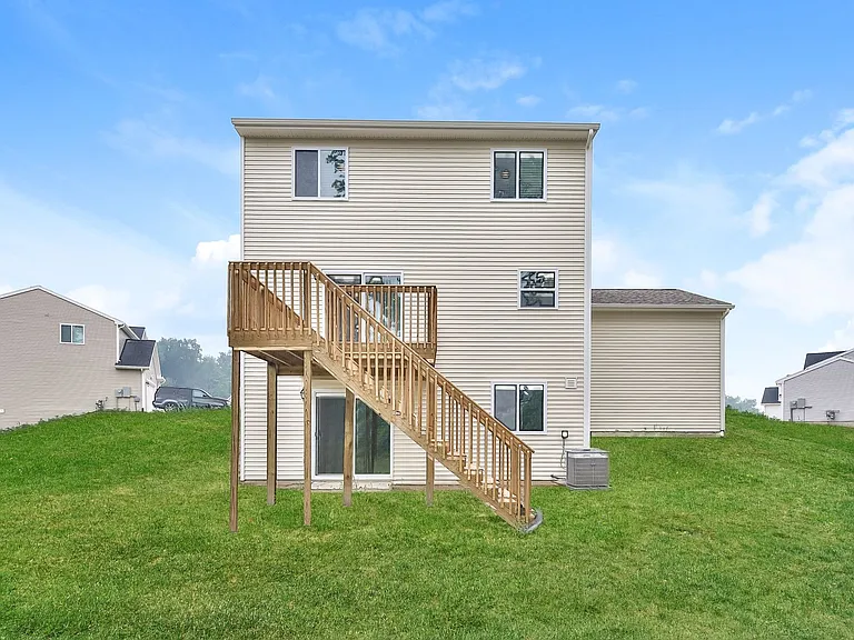7302 Sessile Cir — Photo 33