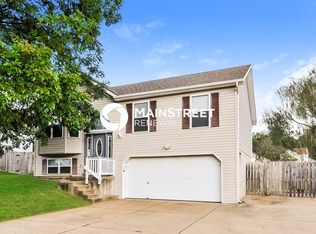 970 Sunset Farms Ct, Saint Charles, MO 63304