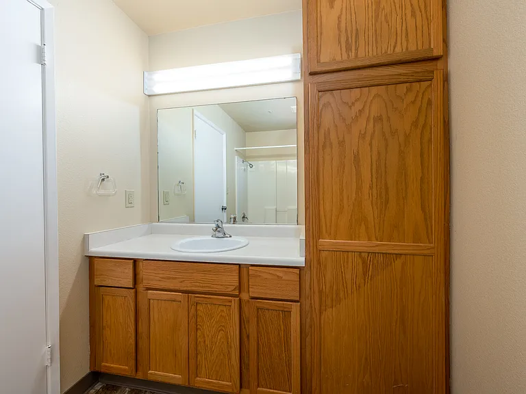 Manor Apartments — Photo 15
