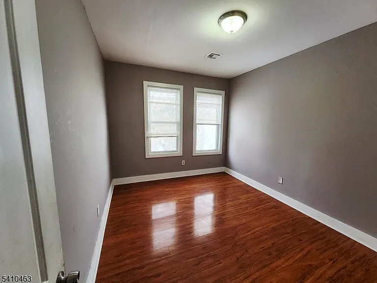 146 Hollywood Ave — Photo 18