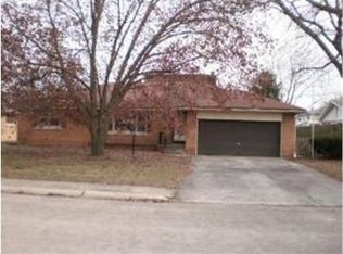 888 S Leslie Ave, Kankakee, IL 60901