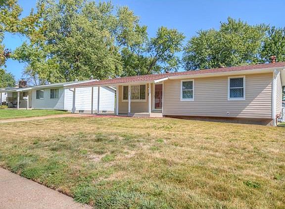 3rd image of 1015 Kingsbrook Ln